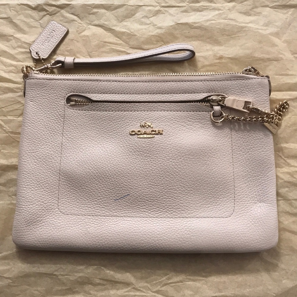 Coach hand bag.